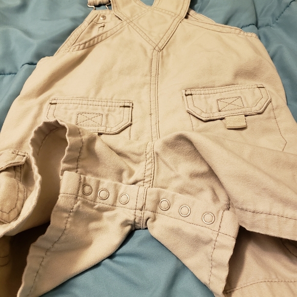 Boys overall khaki shorts - Picture 3 of 3